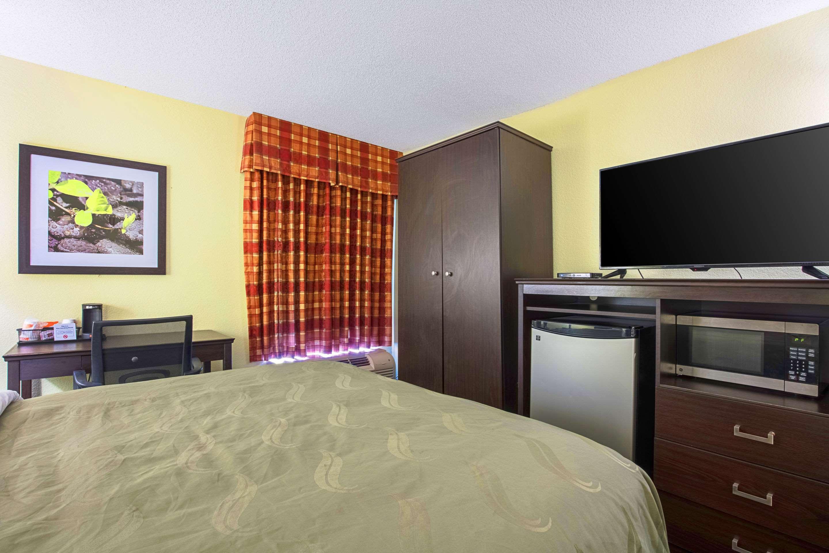 Quality Inn Holly Springs South Exterior photo