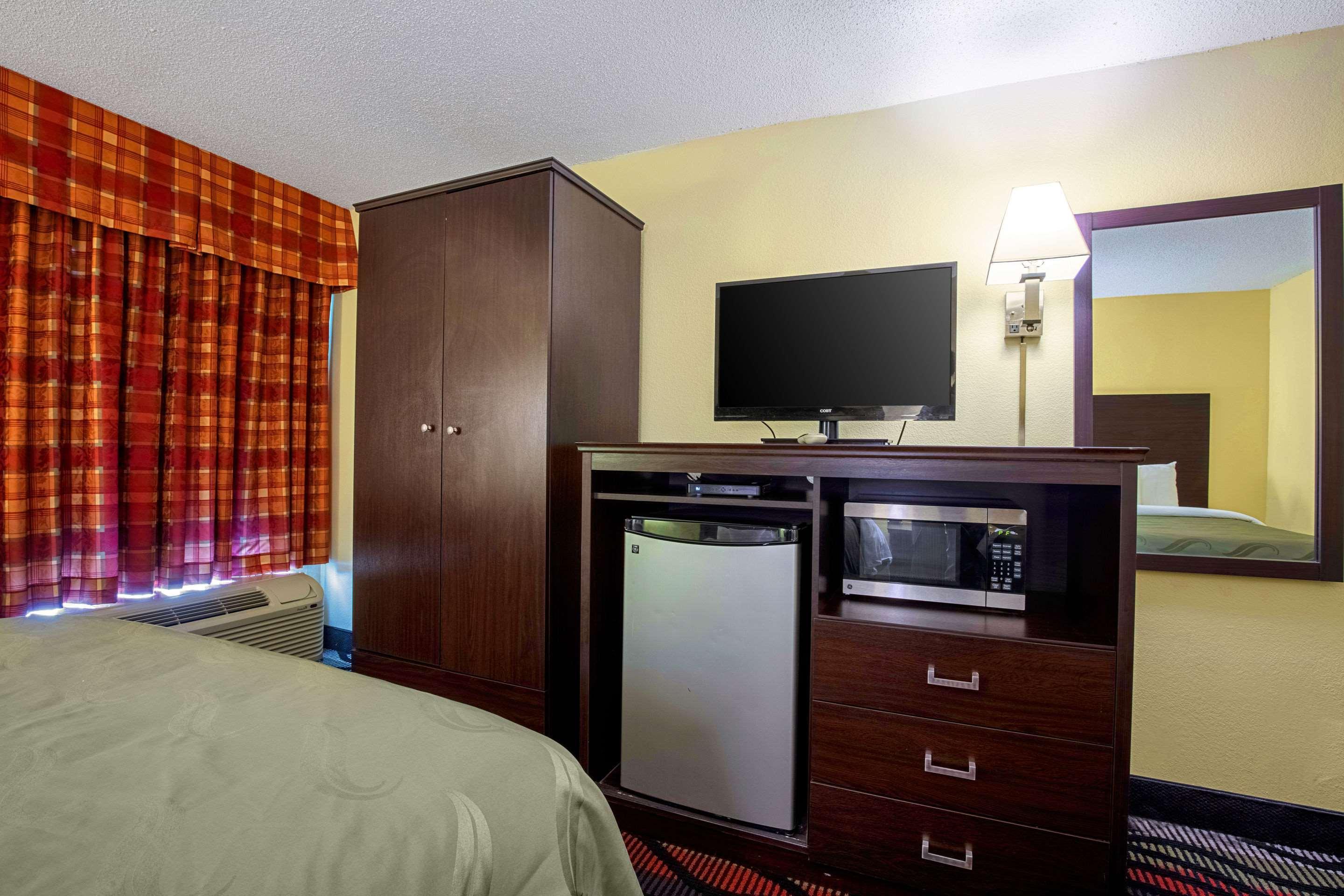 Quality Inn Holly Springs South Exterior photo